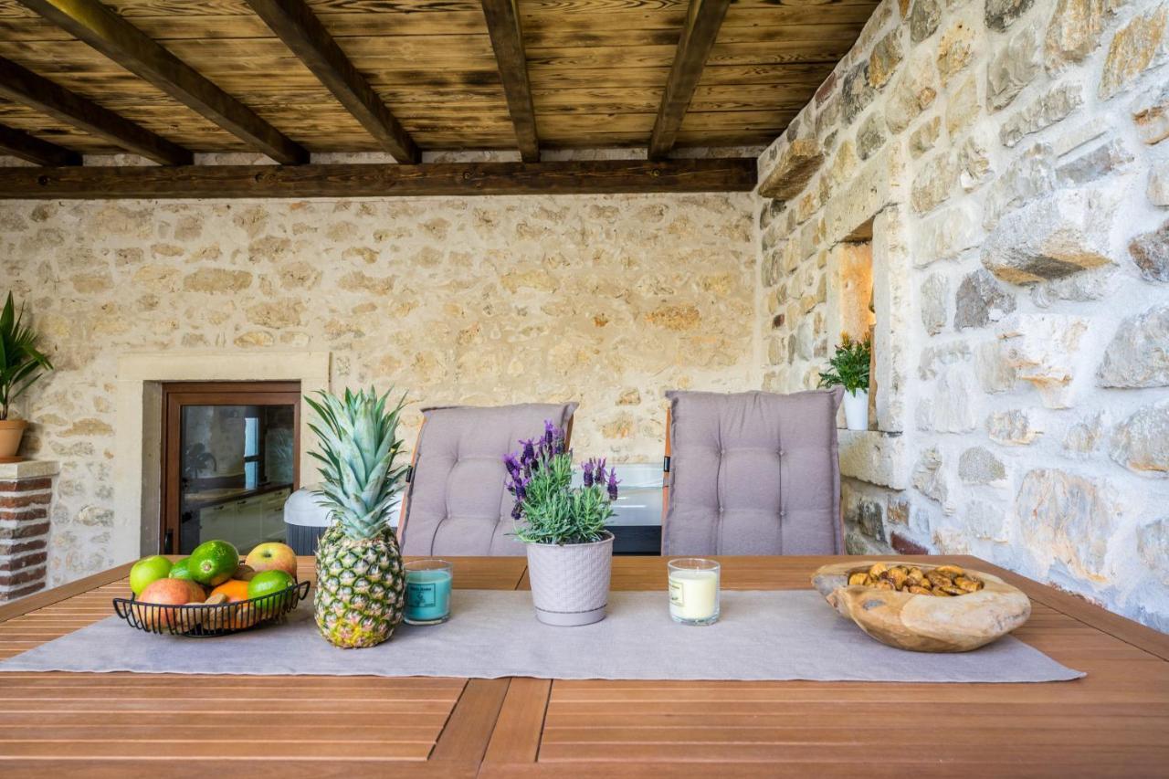 Villa Style Stone Lux Solis Nin