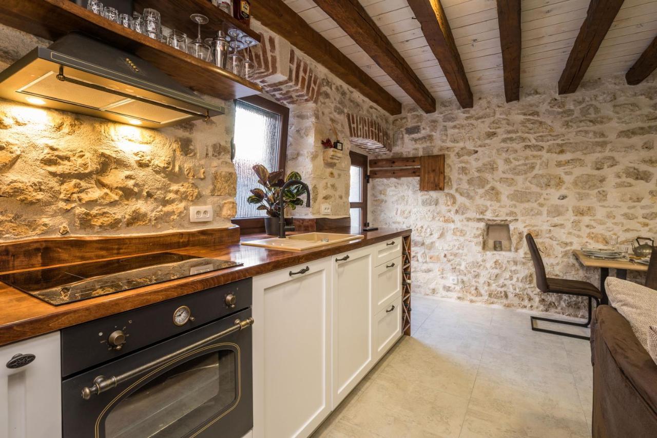 Style Stone Lux Solis Villa Nin