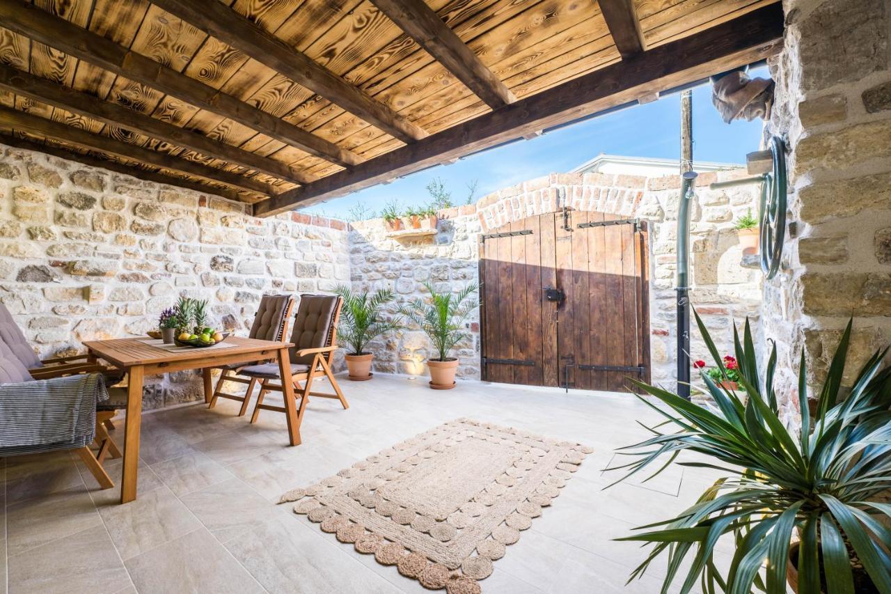 Style Stone Lux Solis Villa
