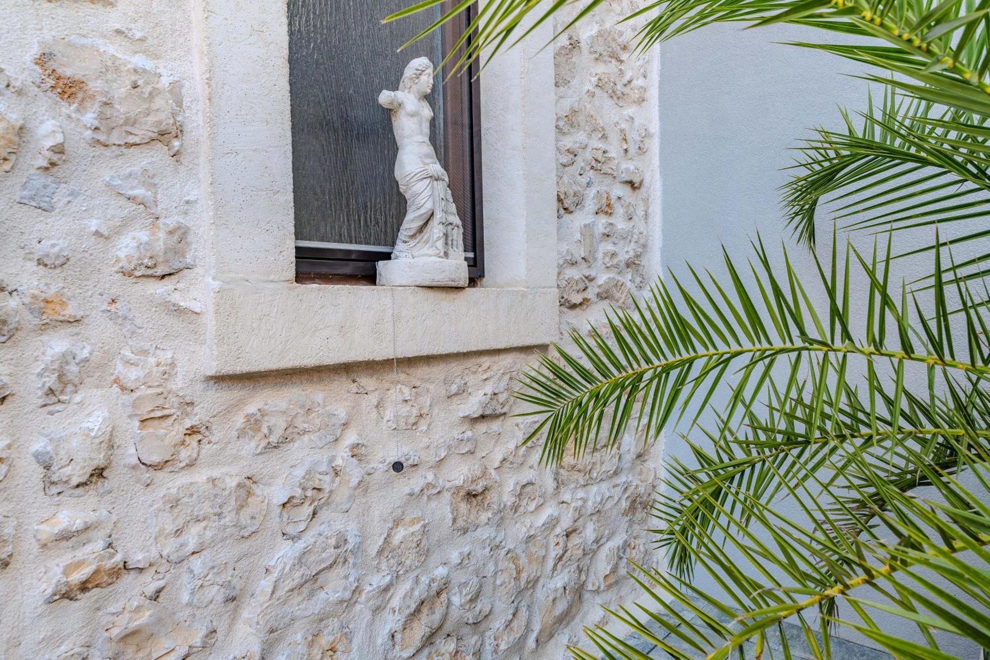 Style Stone Lux Solis