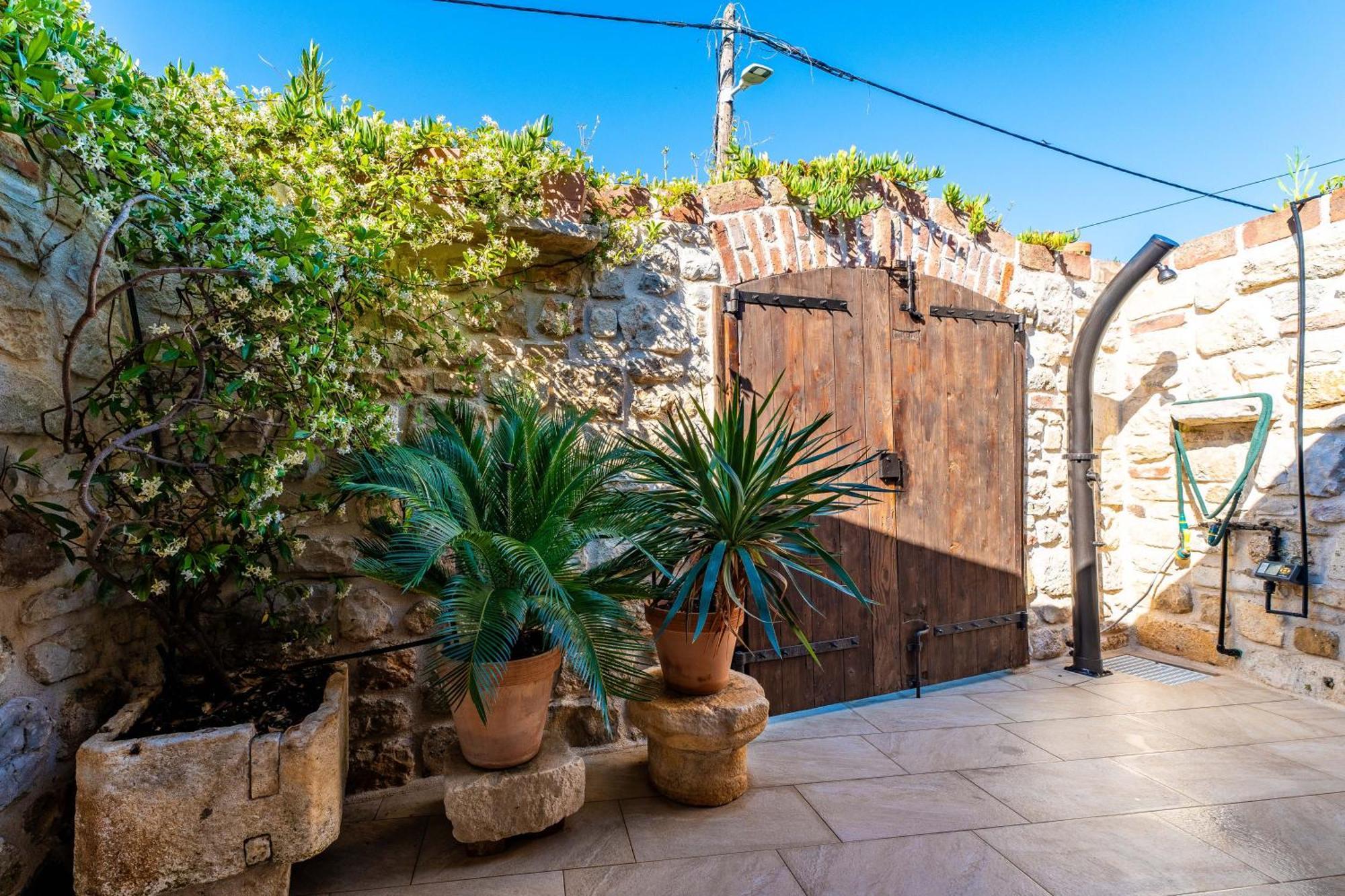 Style Stone Lux Solis Nin