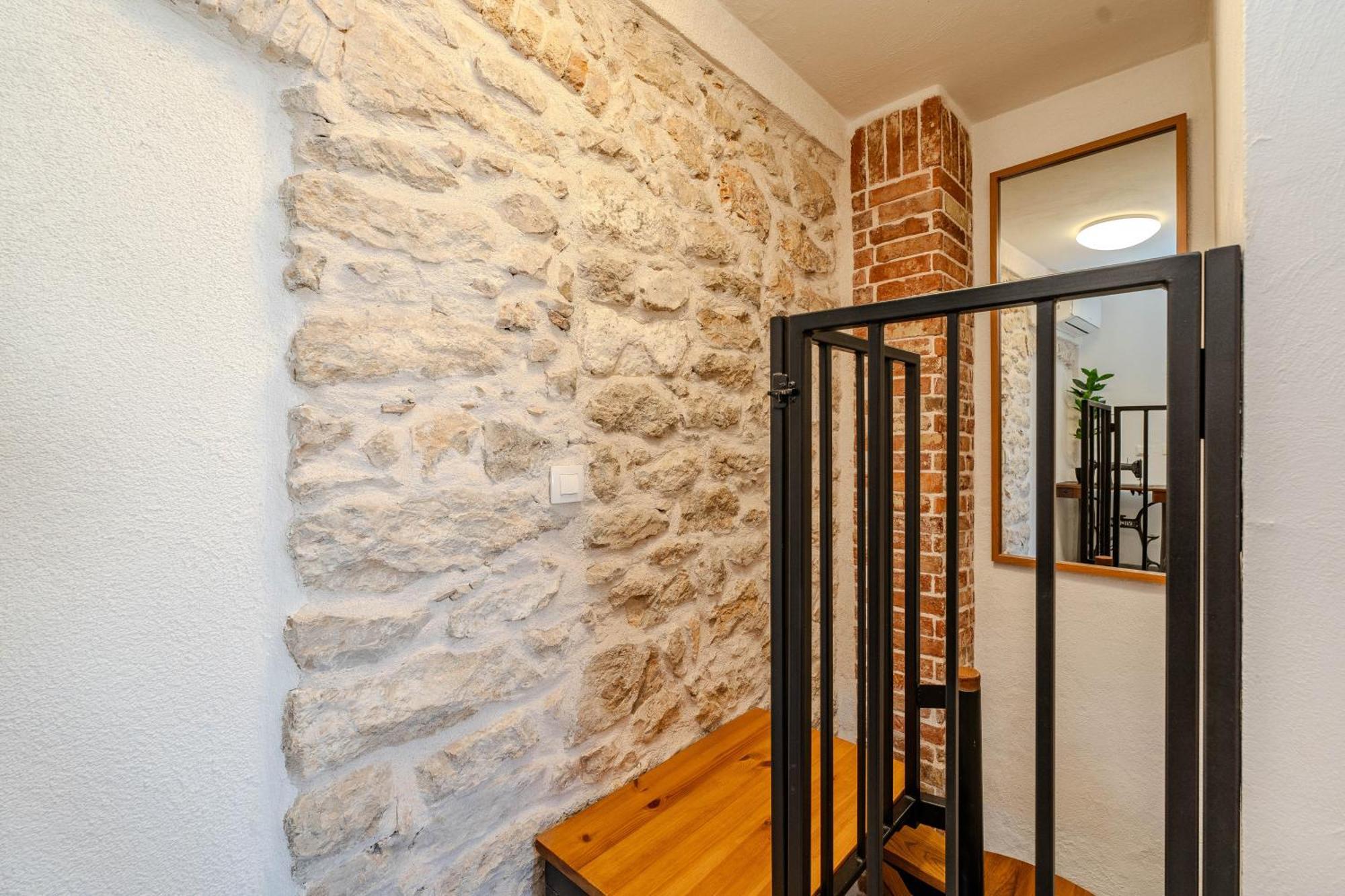 Style Stone Lux Solis