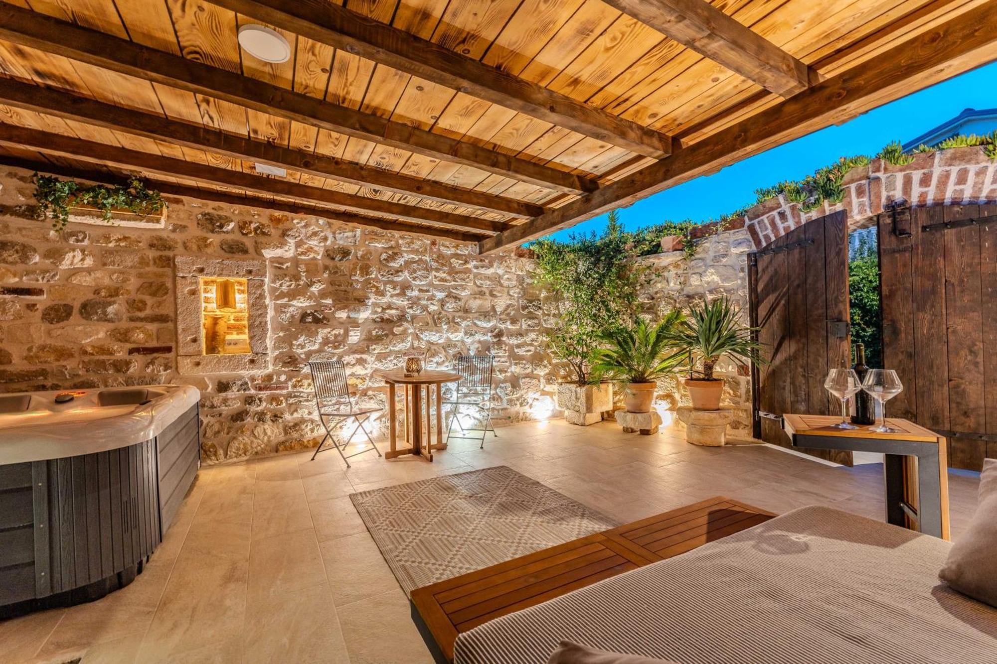 Style Stone Lux Solis Villa *