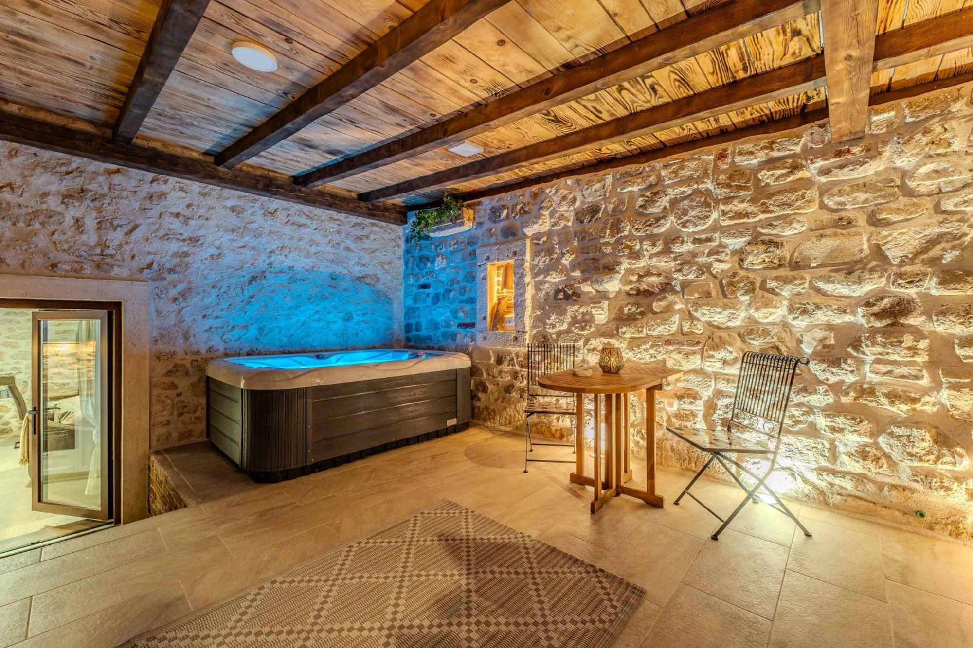 Style Stone Lux Solis Villa