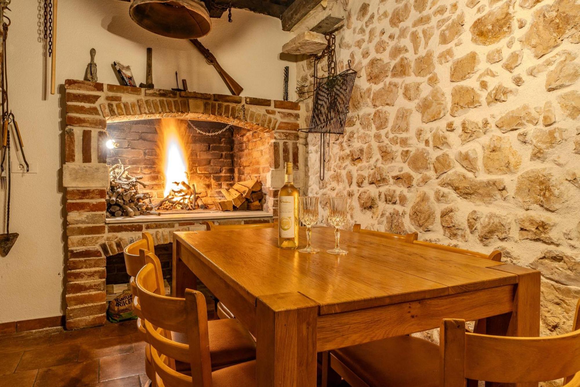 Style Stone Lux Solis Nin