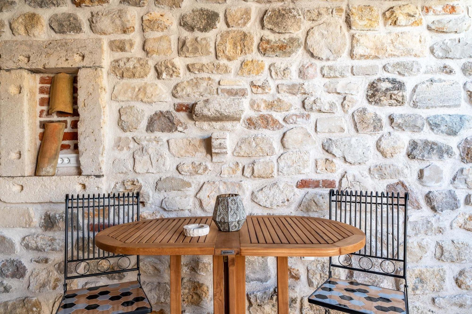 Style Stone Lux Solis Nin